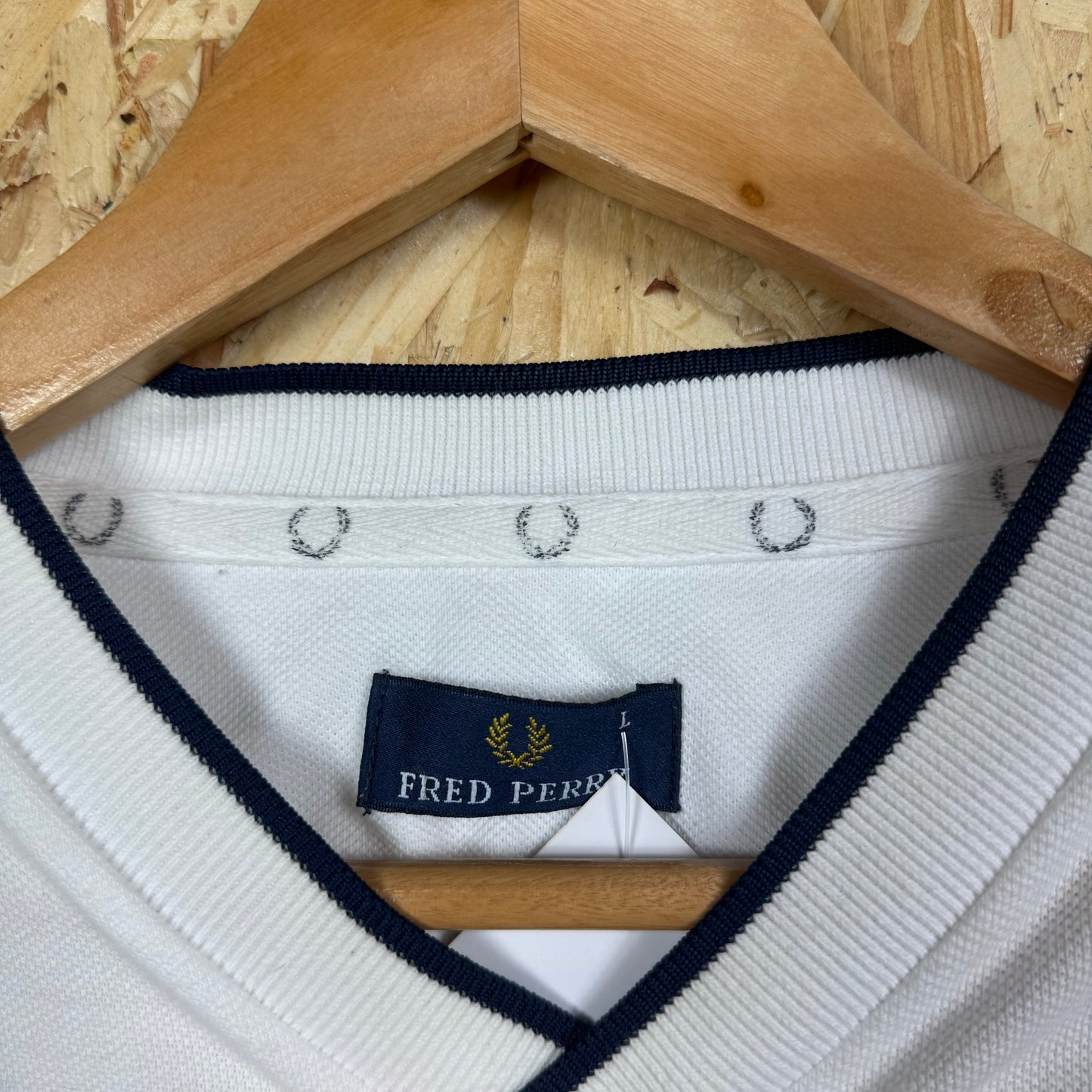 Fred perry V neck t shirt vintage white Large