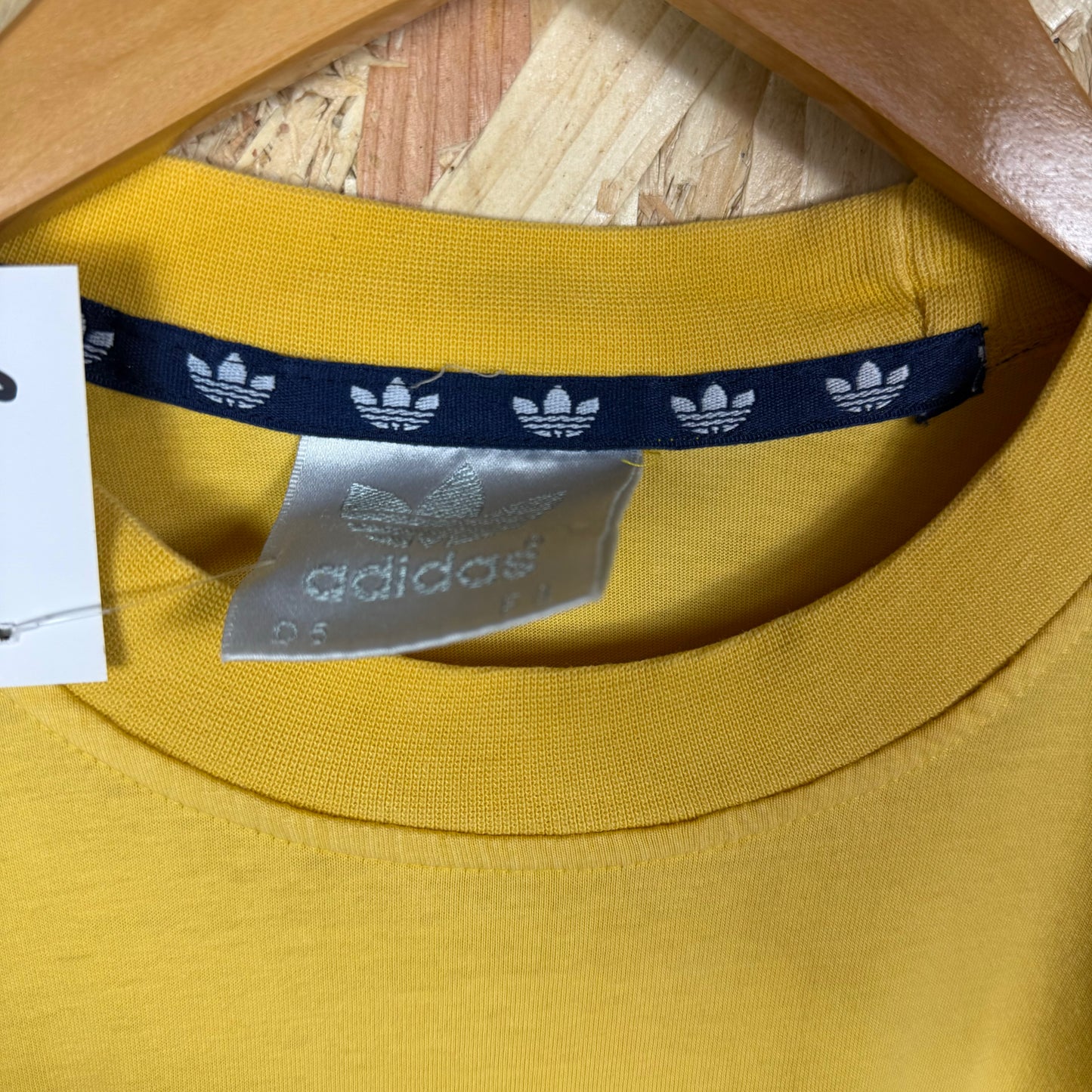 Yellow Adidas Logo T shirt Y2K Medium