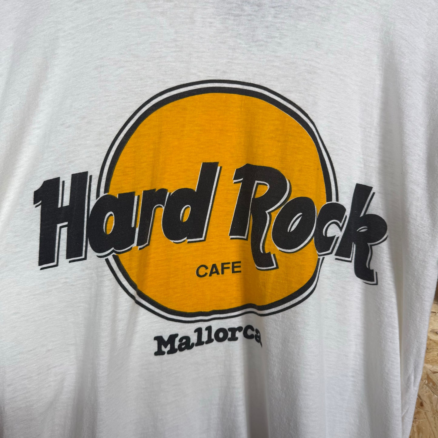 Hard rock logo T shirt Cream white Medium 90s vintage