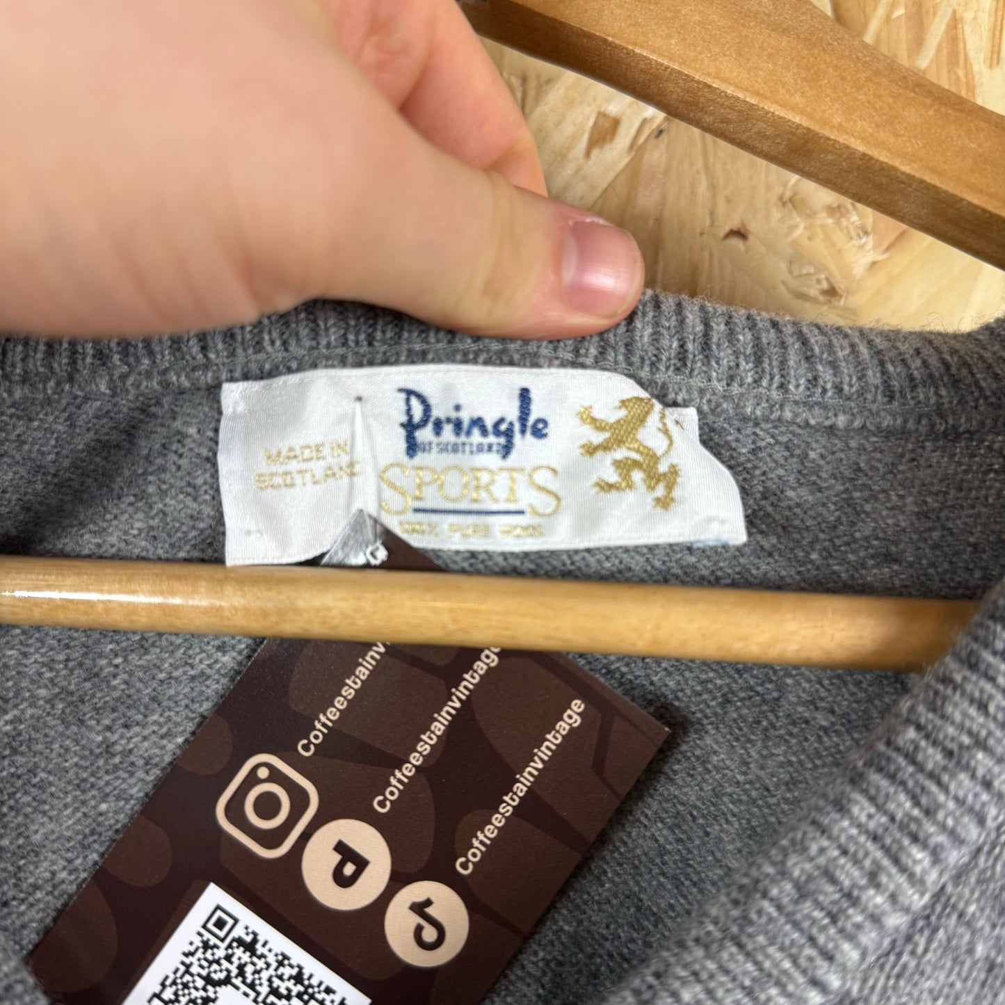 Vintage Pringle grey v neck argyle jumper Large