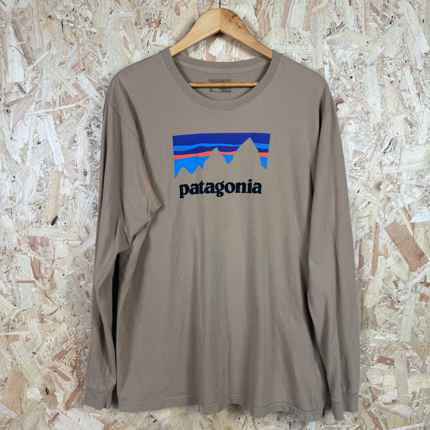 Patagonia Beige Long Sleeve T-Shirt Size XL