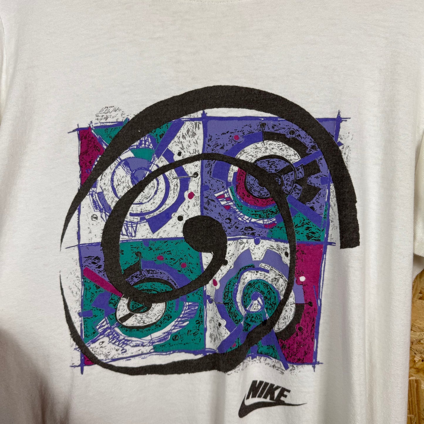 Nike 1990's White Graphic T-Shirt Single Stitch Size M