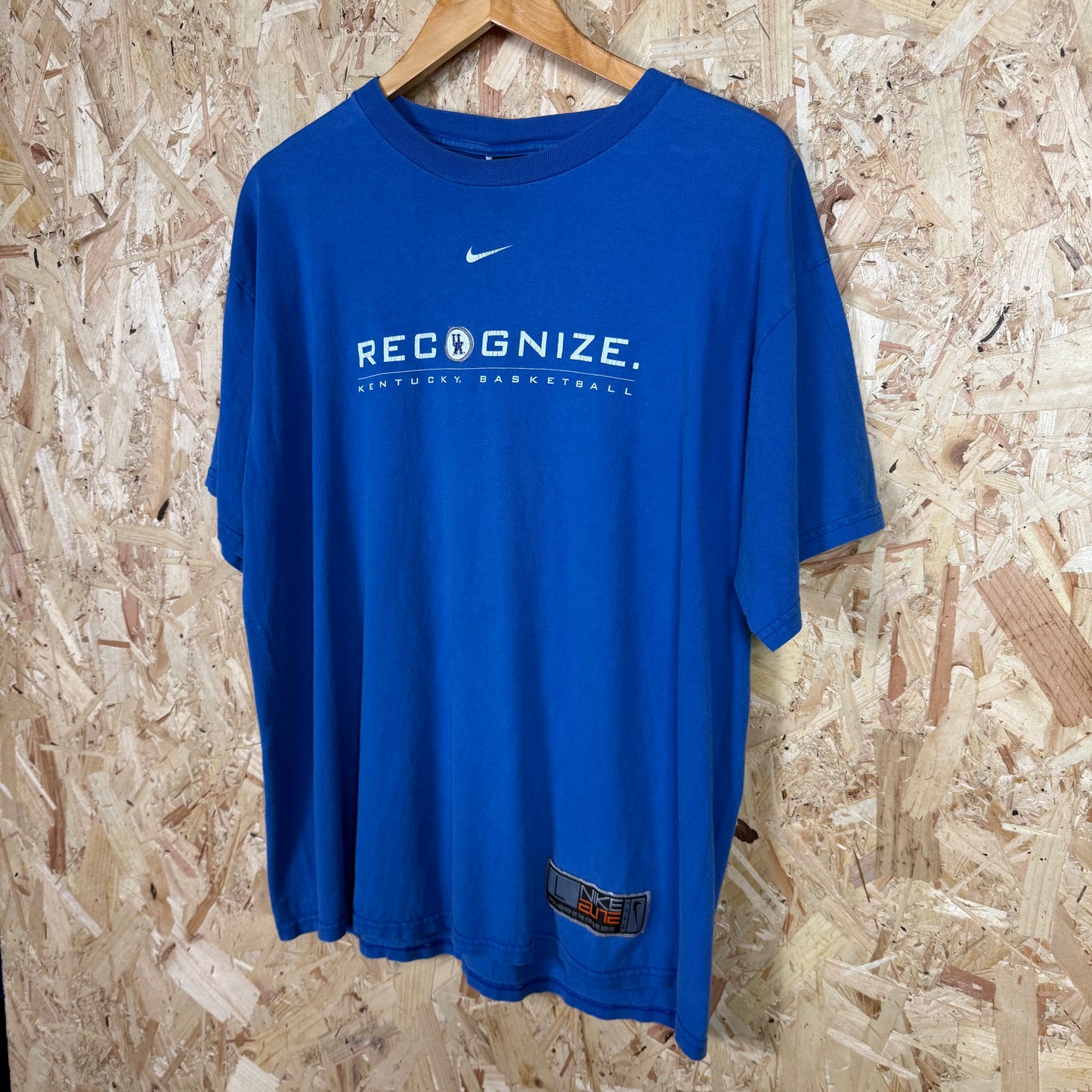 Nike Elite Recognize Kentucky Basketball T-Shirt Size L