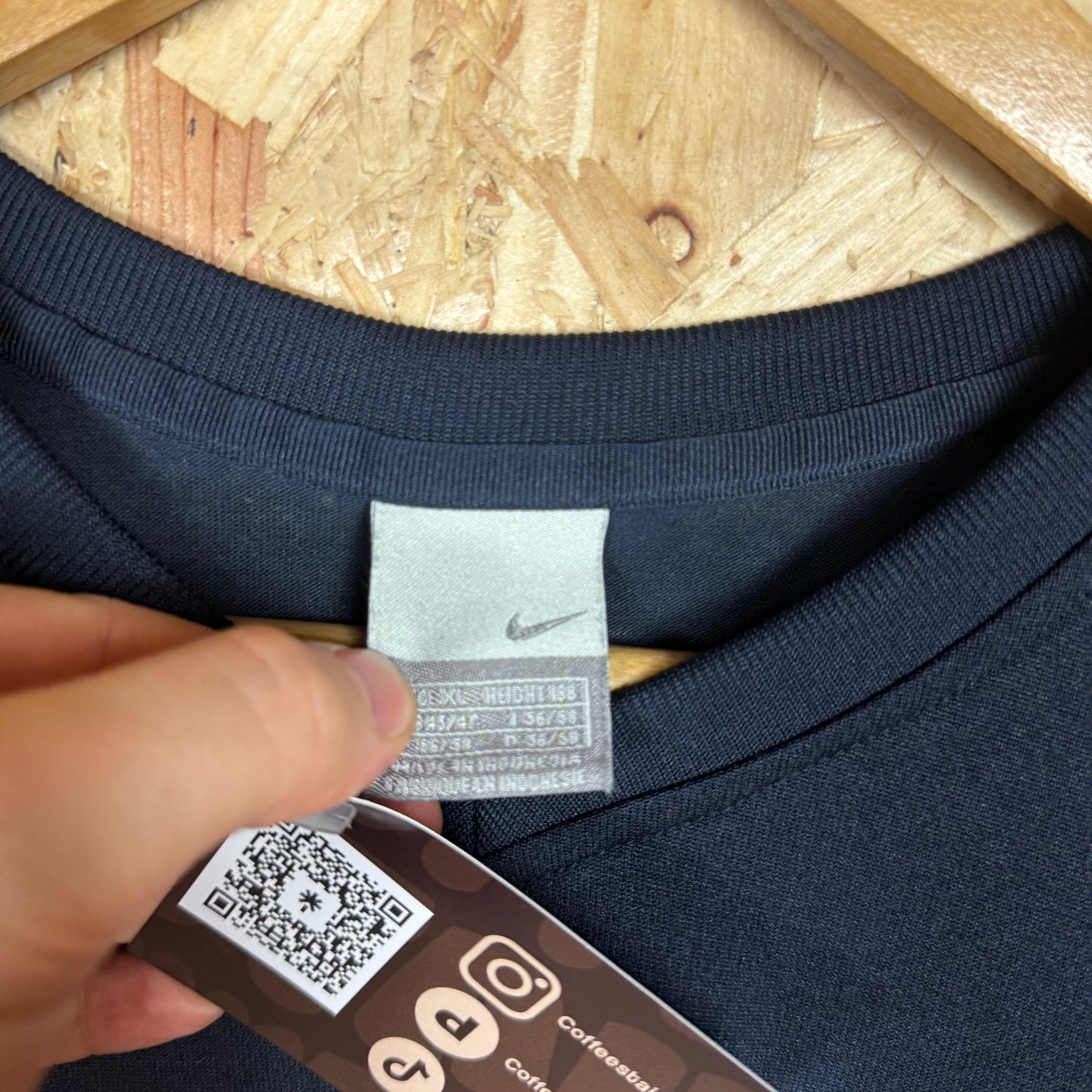 Nike Vintage Black V-Neck T-Shirt Size XL